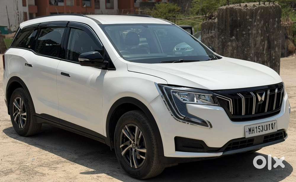 Mahindra Xuv700 2.0 Ax 5 Petrol Mt 7 Str, 2022, Petrol