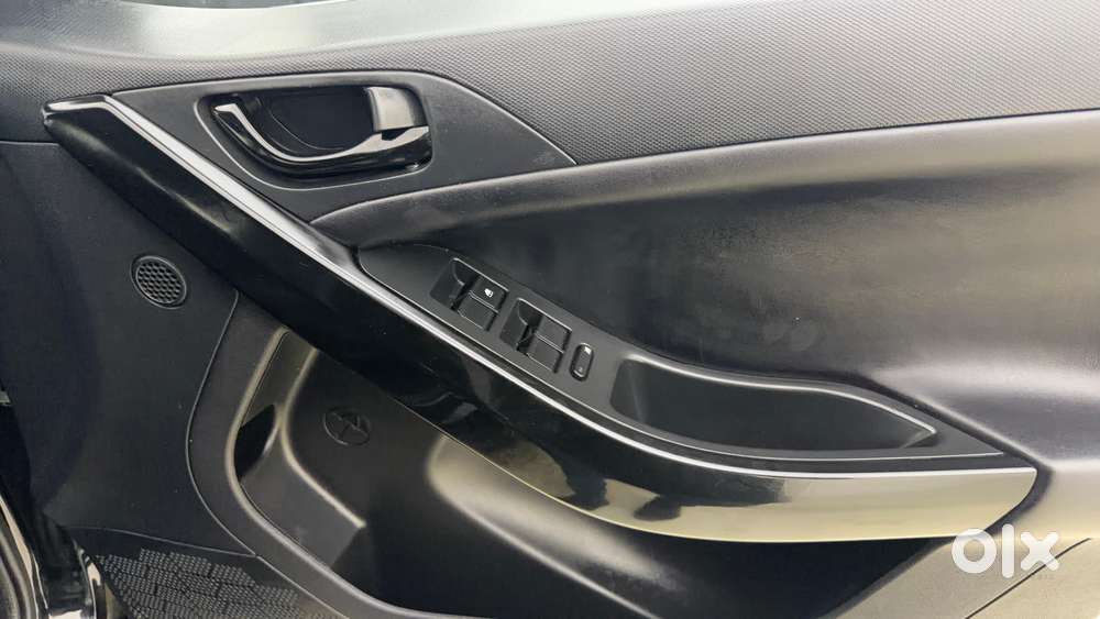 Tata Nexon 1.5 Revotorq Xz Plus (l) Dark Edition, 2021, Petrol