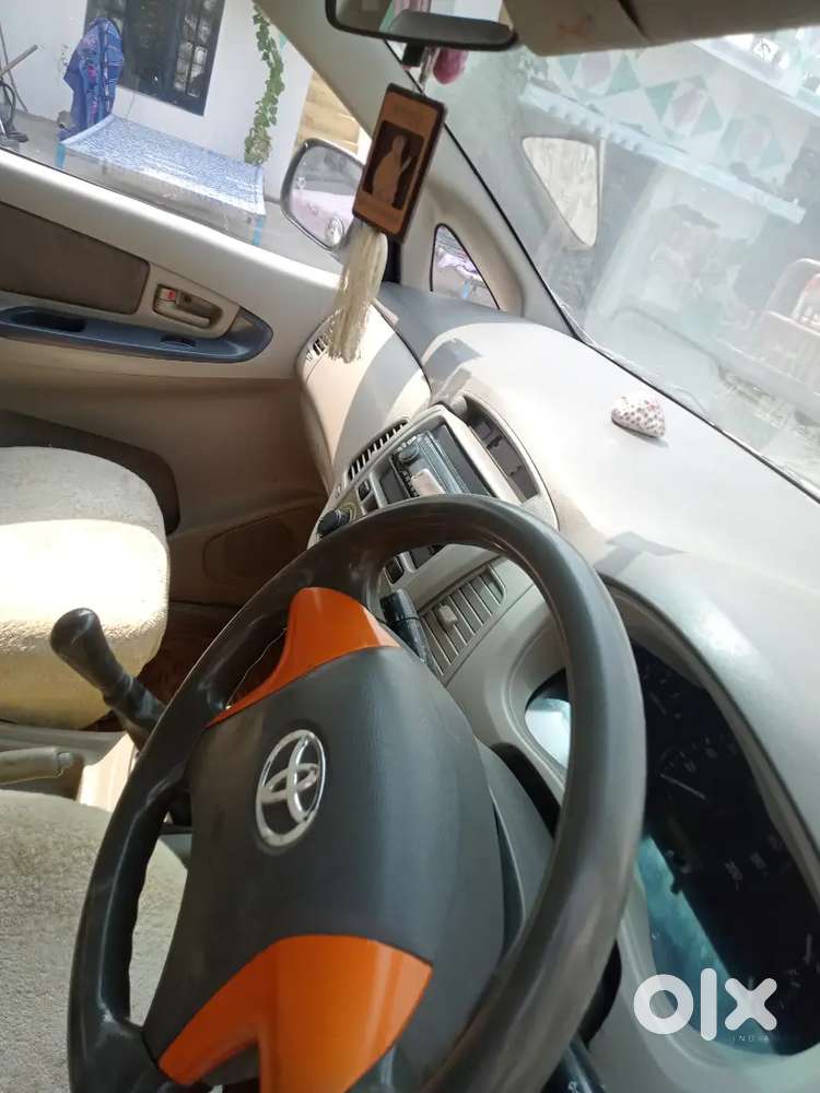 Toyota Innova 2012 Diesel 260000 Km Driven