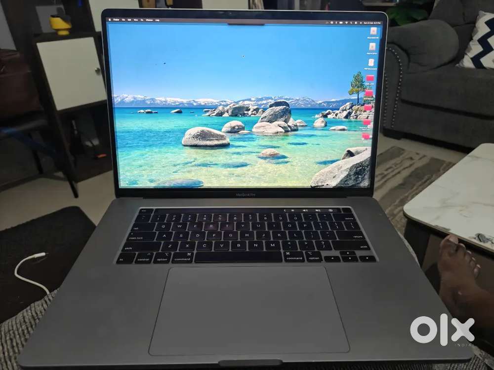 Mac book pro excellent condition
