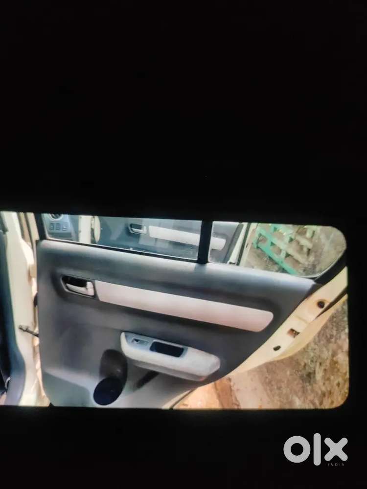 Maruti Suzuki Swift Dzire 2010