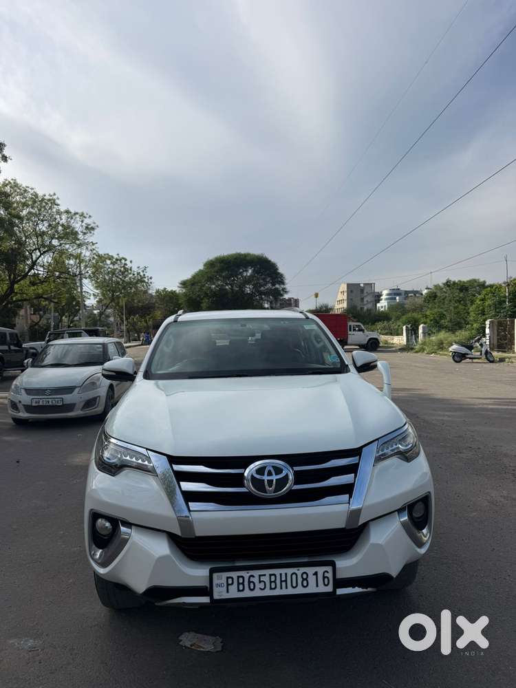 Toyota Fortuner 3.0 4x2 Automatic, 2016, Diesel