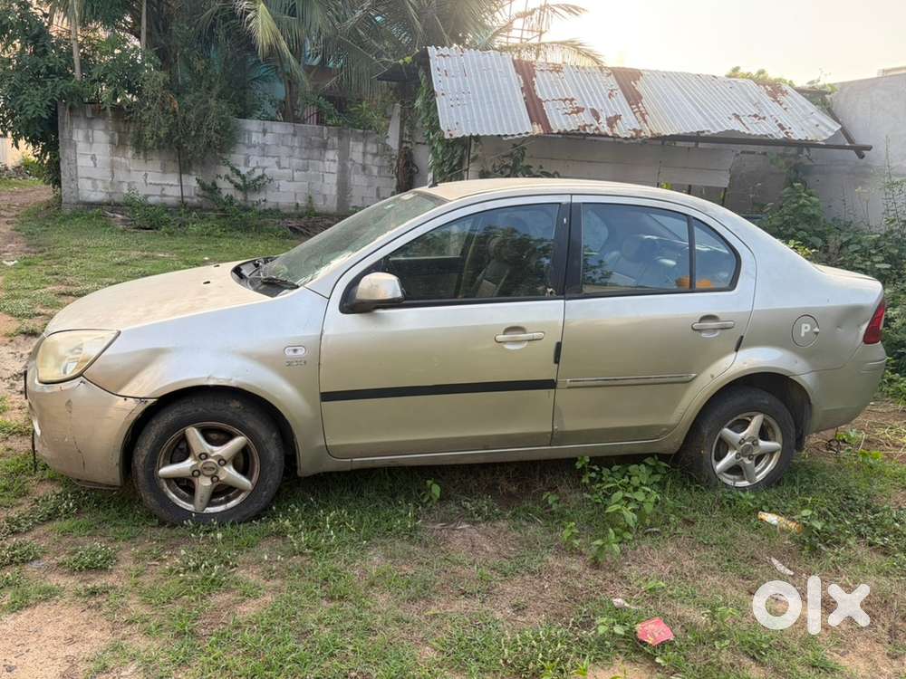 Ford Fiesta Zxi 2009 Km Driven