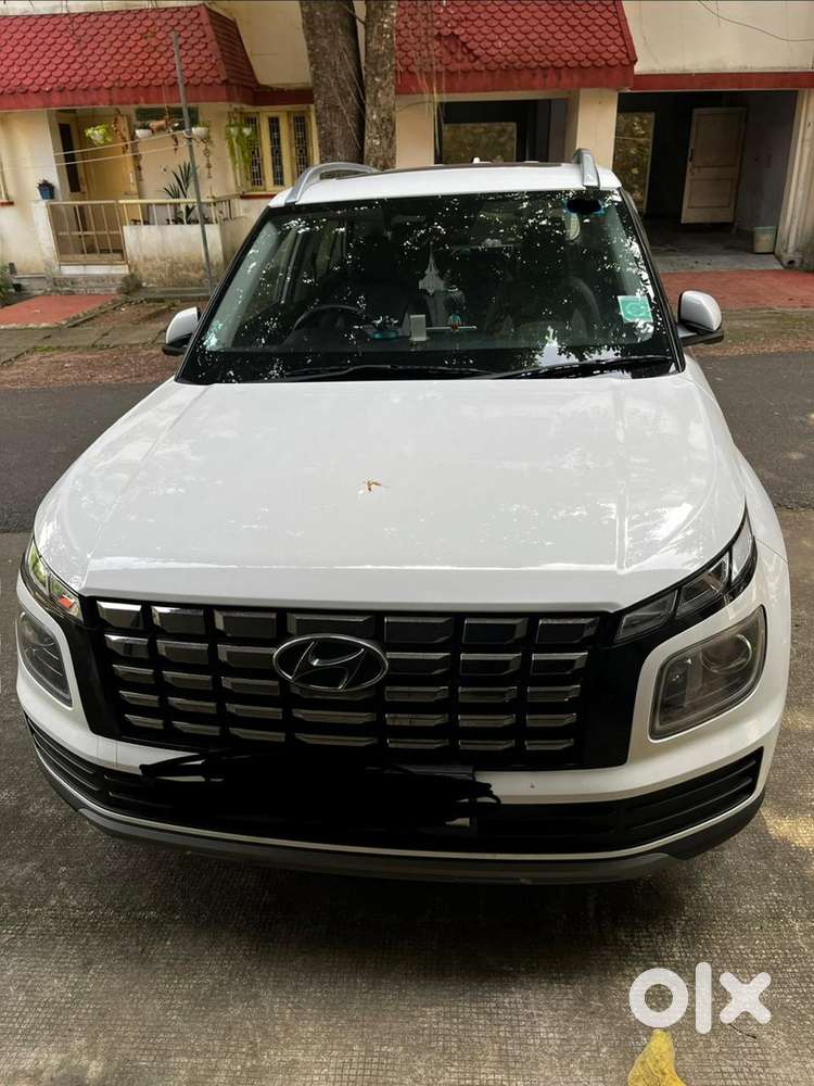 Hyundai Venue Petrol 2022