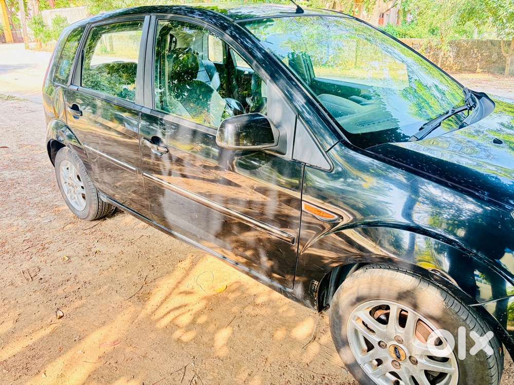 Ford Figo 2010 Petrol 93000 Km Driven
