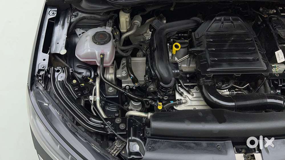 Skoda Slavia Style 1.0l Tsi At, 2023, Petrol