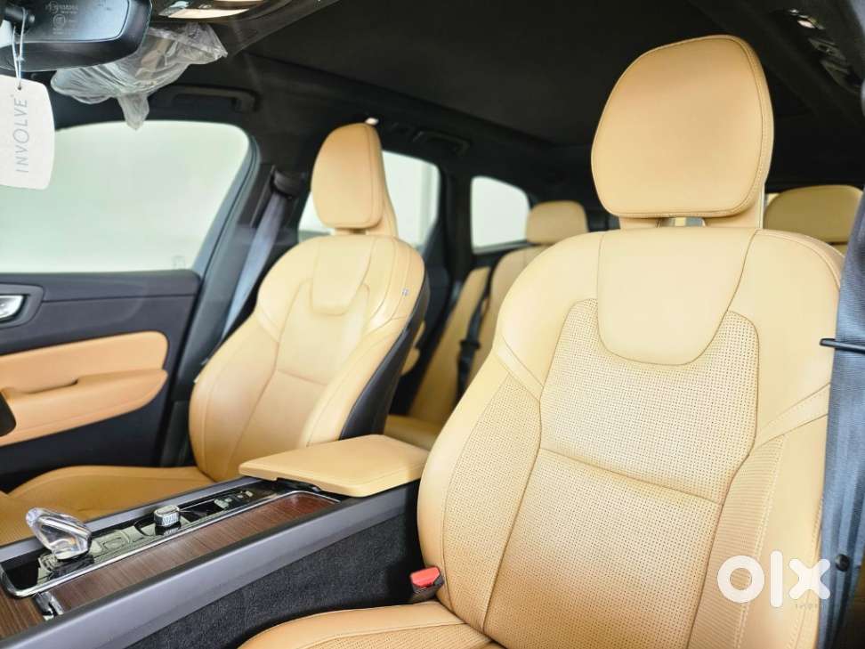 Volvo Xc60 D5 Inscription, 2024, Petrol