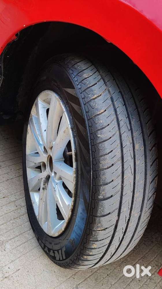Volkswagen Polo Petrol Highline 1.6l, 2013, Petrol