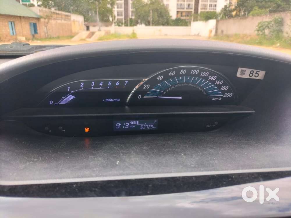 Toyota Etios Liva V Dual Tone, 2017, Petrol