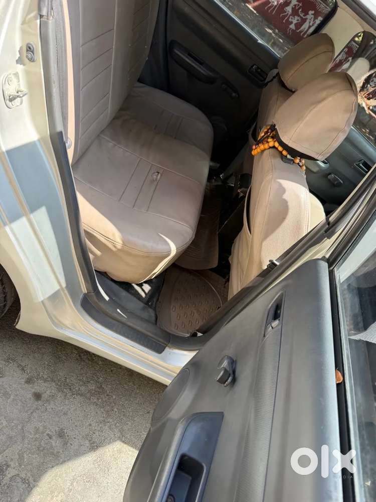 Maruti Suzuki Swift Lxi Bsiv, 2010, Petrol