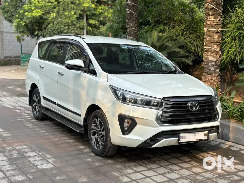 Toyota Innova Crysta [2020-ongoing] 2.4 Vx 8 Str, 2022, Diesel