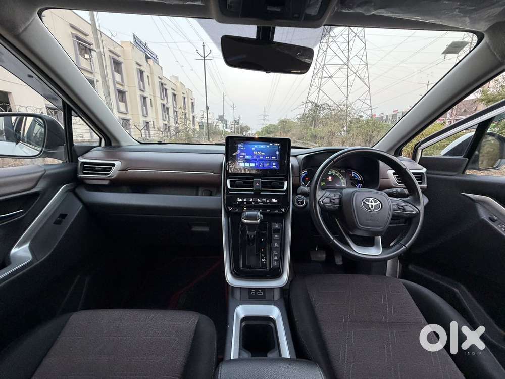 Toyota Innova Hycross 2.0 Vx Hybrid 7 Str, 2023, Petrol