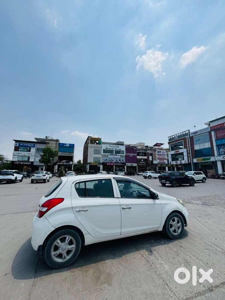 Hyundai I20 2012 Petrol 78000 Km Driven All Original Car Paint