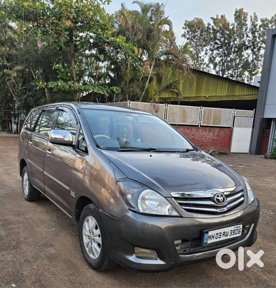 Toyota Innova 2.5 Vx 8 Seater Bs Iv, 2010