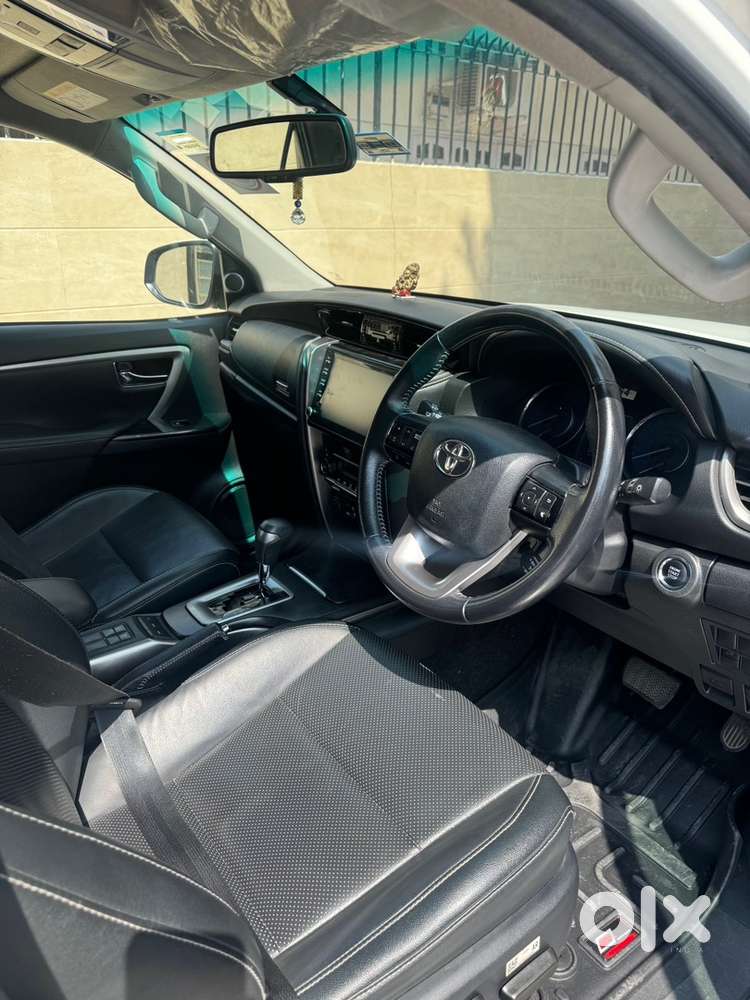 Toyota Fortuner (2021-present) 4x2at Diesel 2021