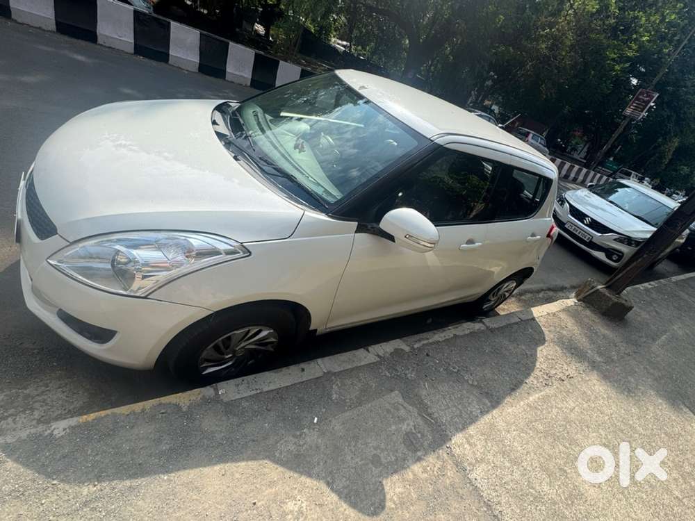  For Sale: White Maruti Suzuki Swift (late 2011)