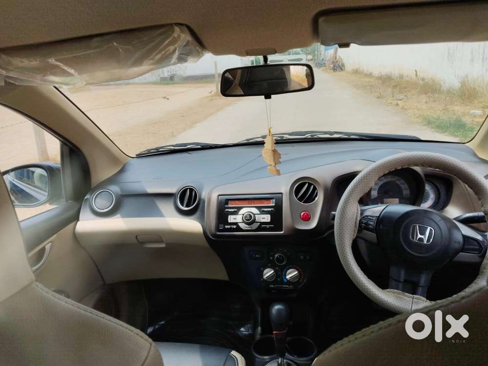 Honda Brio V Automatic, 2013, Petrol
