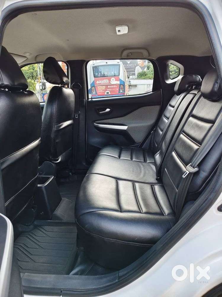 Nissan Magnite 1.0 Xv Turbo Cvt, 2022, Petrol