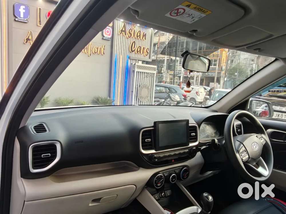 Hyundai Venue 1.2 S (o), 2025, Petrol