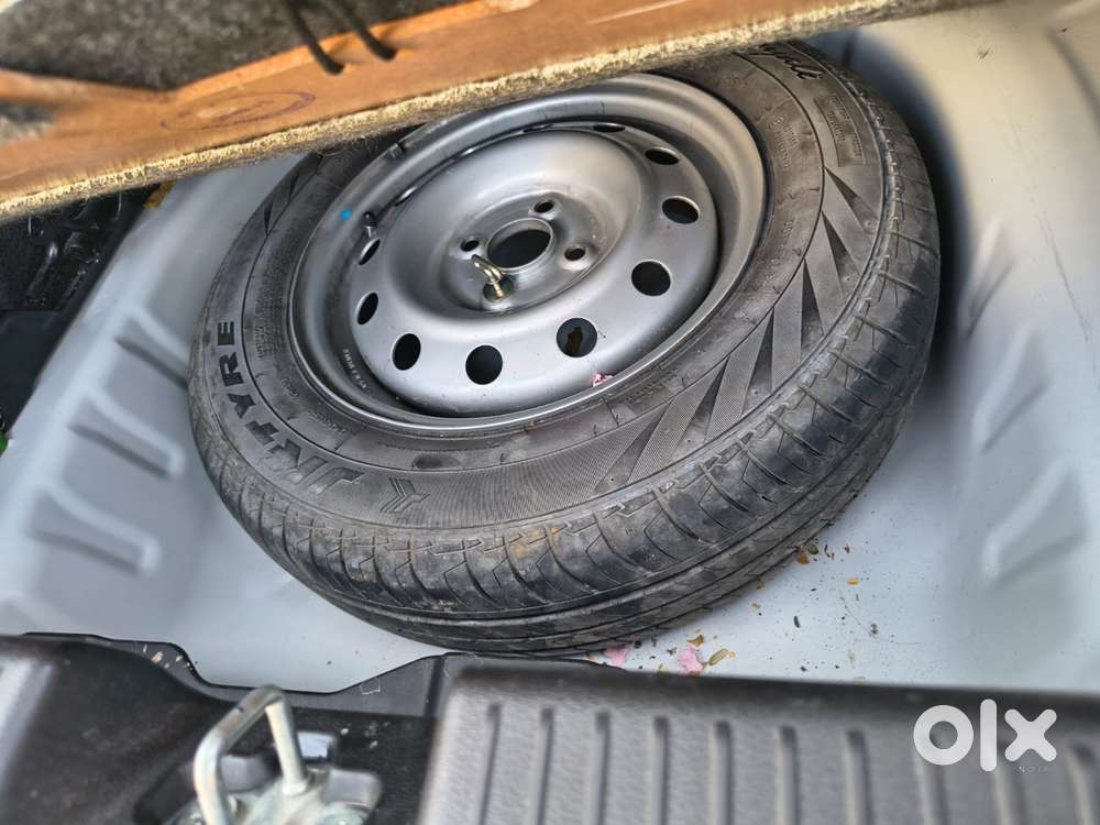 Maruti Suzuki Dzire 1.2 Vxi Cng, 2025, Petrol