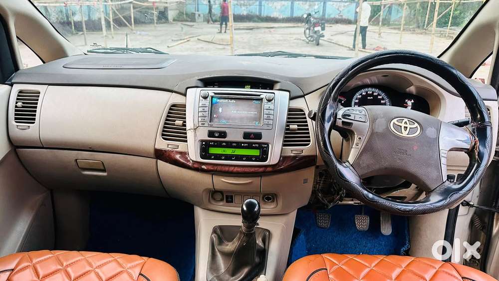Toyota Innova 2004-2011 2.5 V Diesel 8-seater, 2012, Diesel