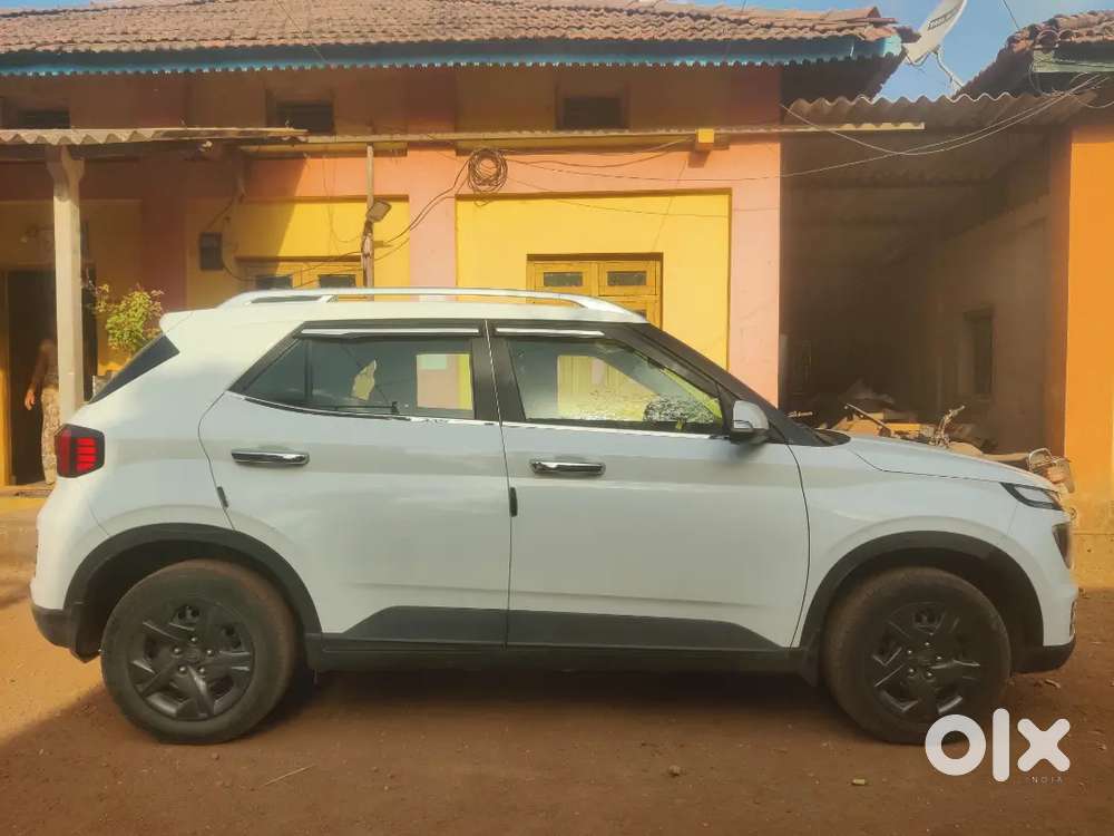 Hyundai Venue 2023 Diesel Well Maintained