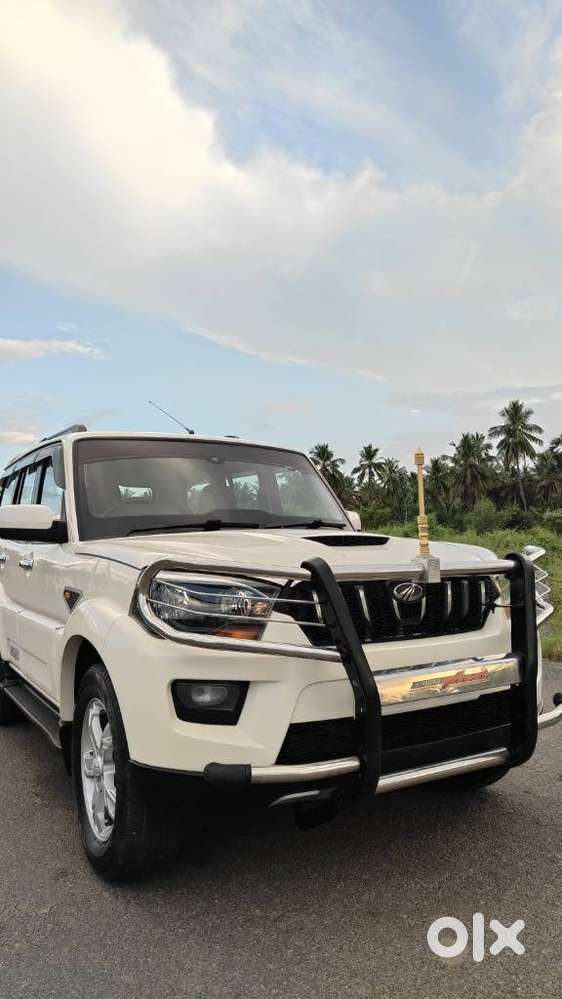 Mahindra Scorpio S10, 2015, Diesel