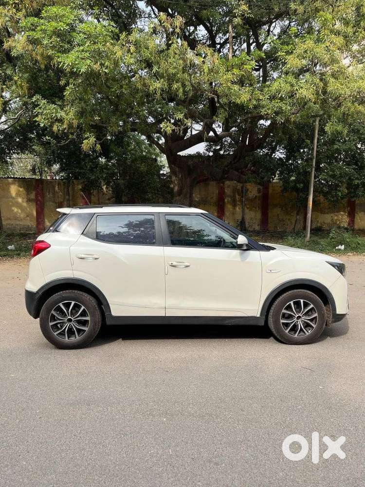 Mahindra Xuv300 1.2 W6 Amt Petrol, 2022, Petrol
