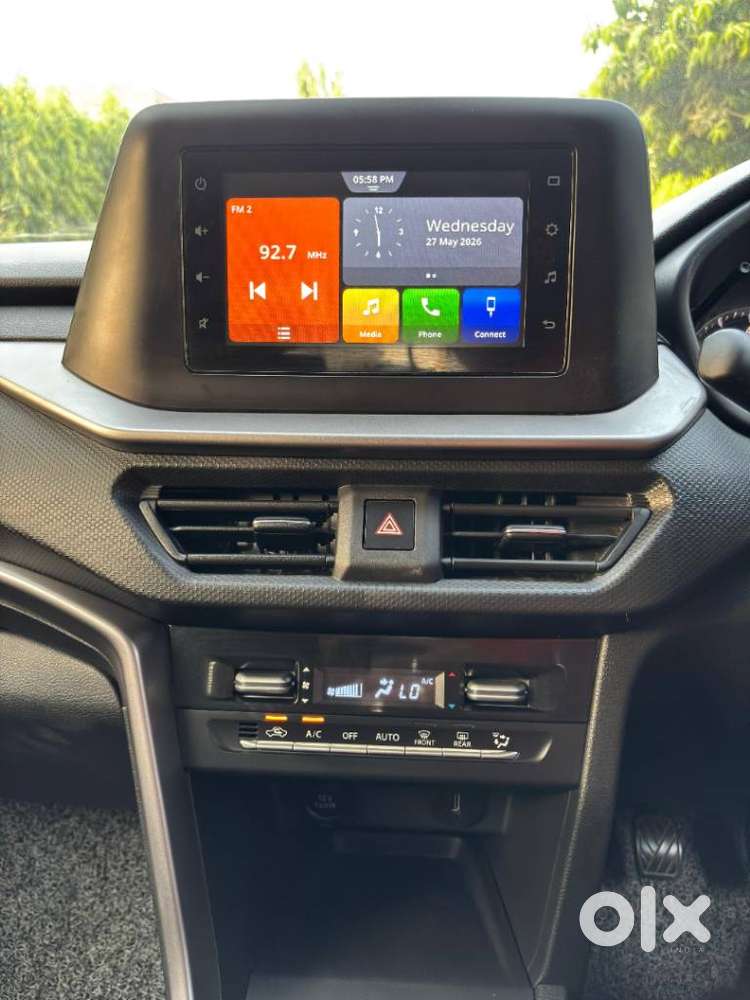 Maruti Suzuki Brezza 1.5 Vxi Smart Hybrid, 2024, Petrol