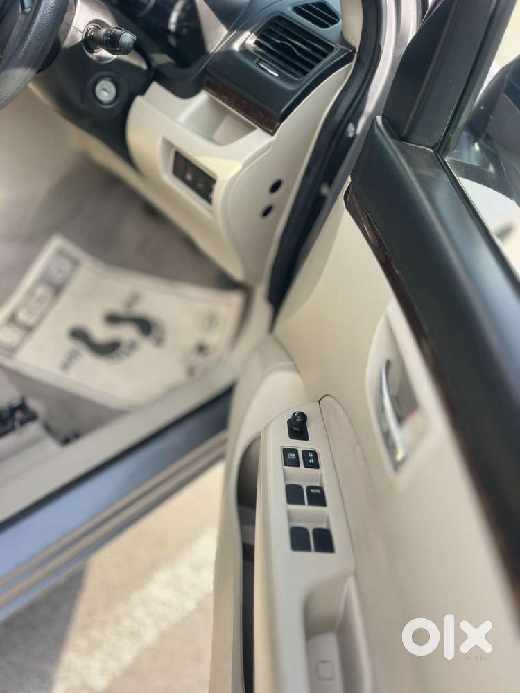 Maruti Suzuki Swift Dzire Vxi Optional, 2014, Petrol