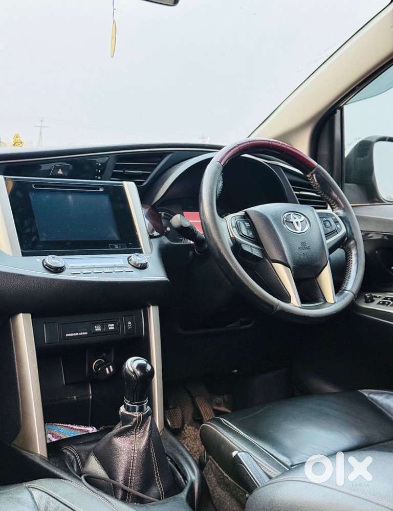 Toyota Innova Crysta 2.8z Automatic, 2016, Diesel