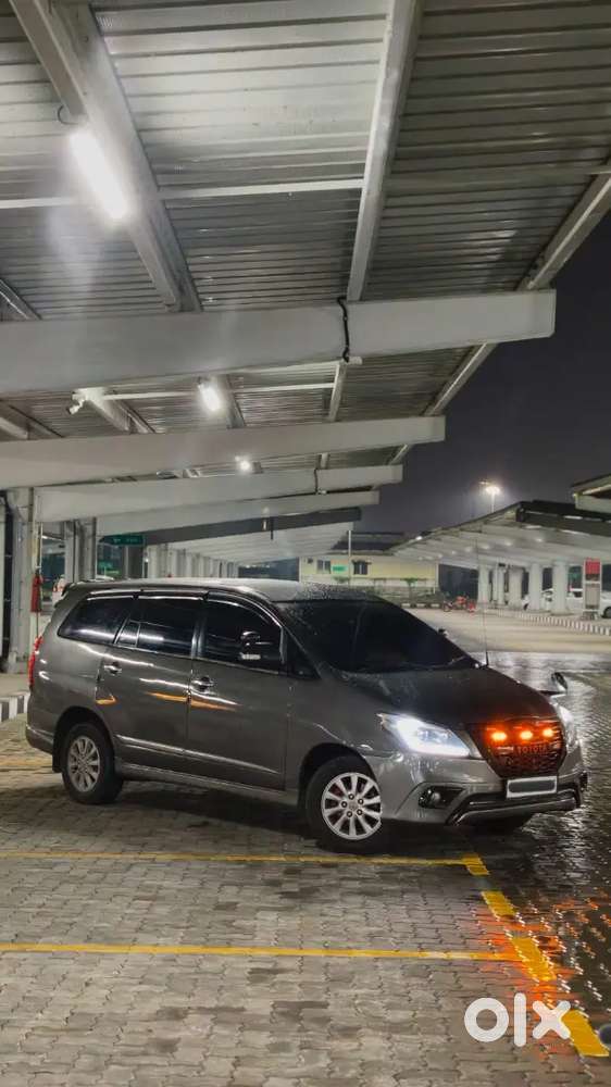 Toyota Innova 2015 Diesel 8 Str