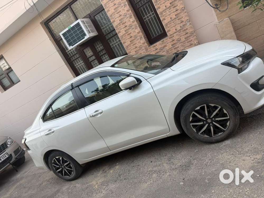 Maruti Suzuki Dzire Petrol 27000 Km Driven