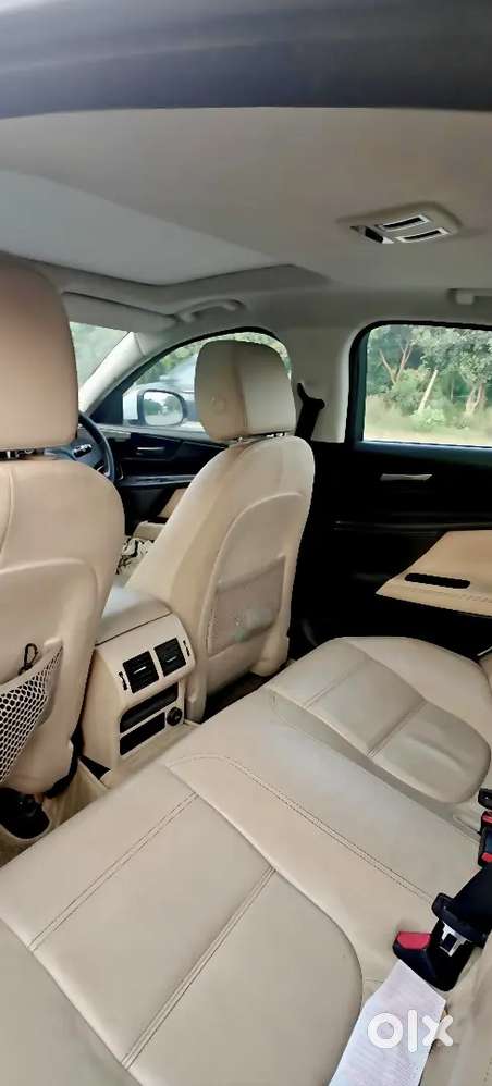 Jaguar Prestige Xe 2017 Car