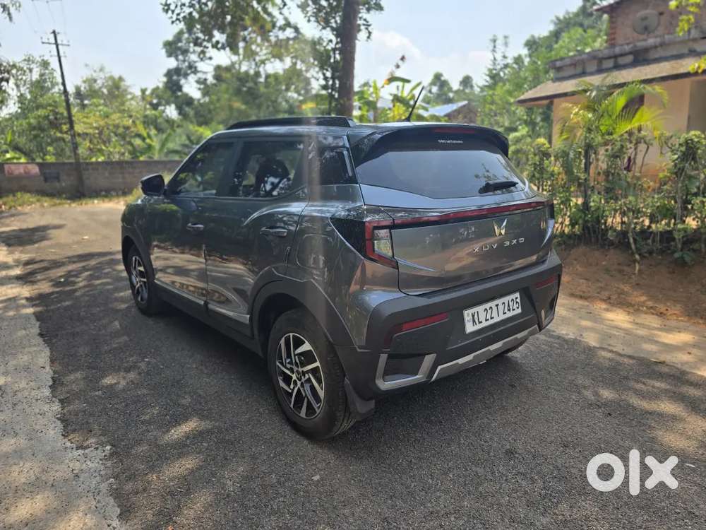 Mahindra Xuv 3xo 2024 Petrol 7500 Km Driven