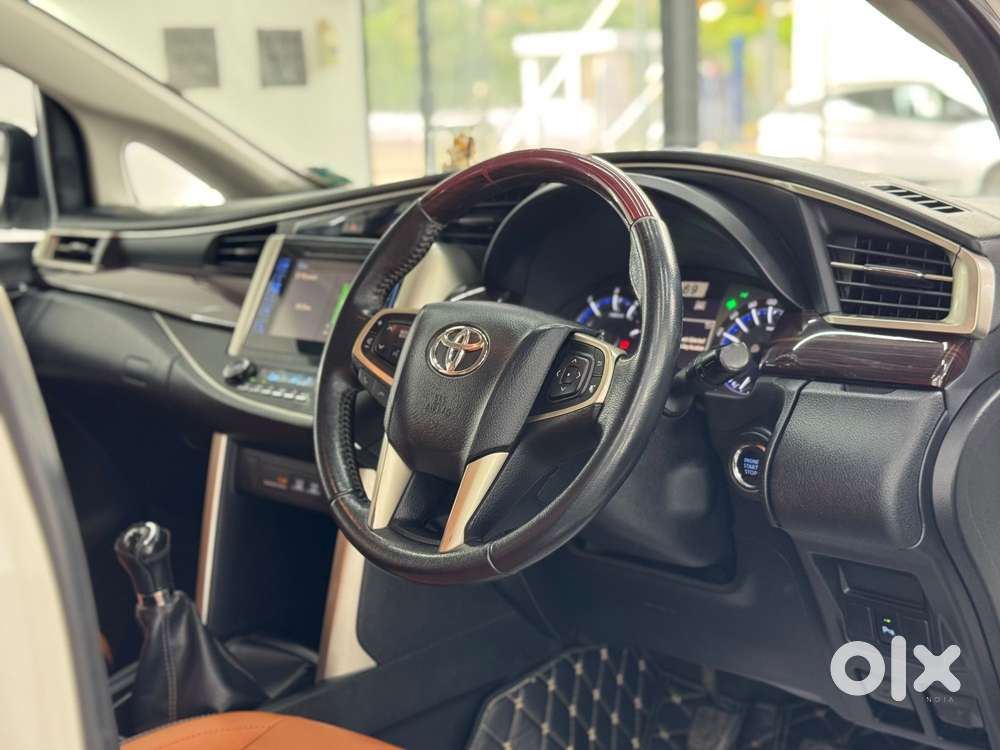 Toyota Innova Crysta 2.4 V, 2016, Diesel