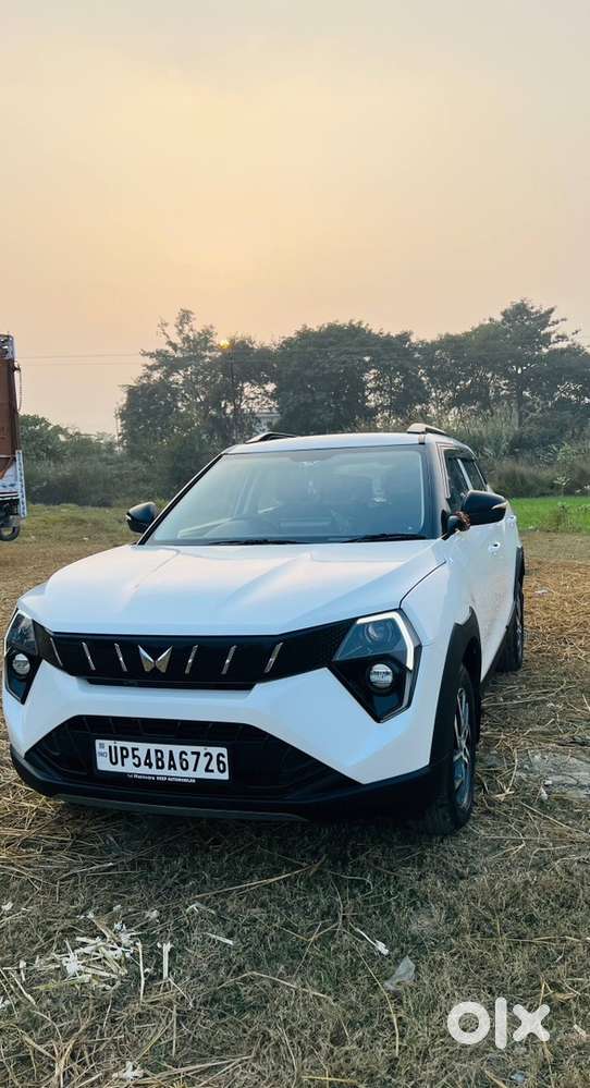 Mahindra Xuv 3xo 2025 Petrol Well Maintained