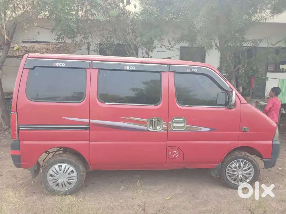 Maruti Suzuki Eeco 2010 Petrol + Lpg अलग से बिठाई है