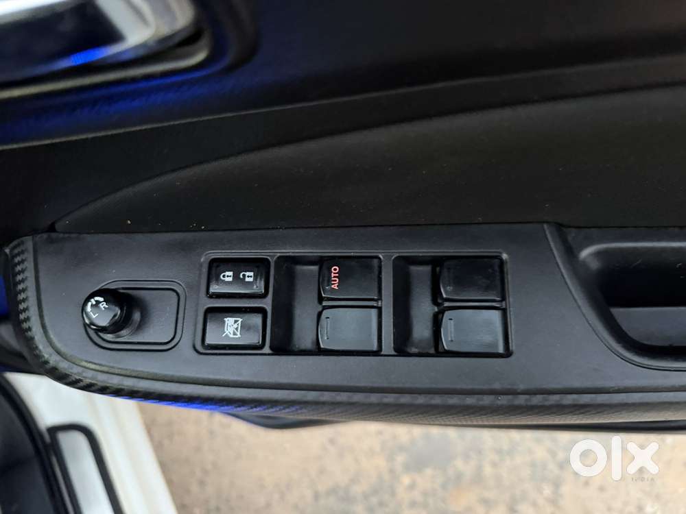 Maruti Suzuki Swift Vxi Optional, 2021, Petrol