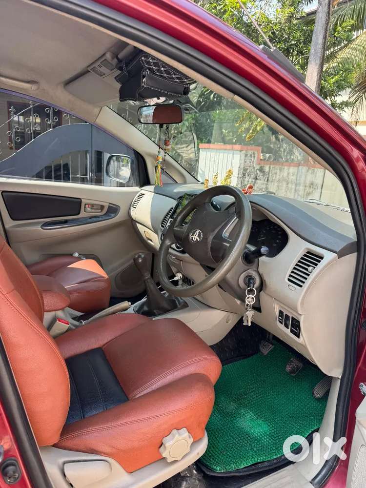 Toyota Innova 2014, Original Kerala Showroom Service