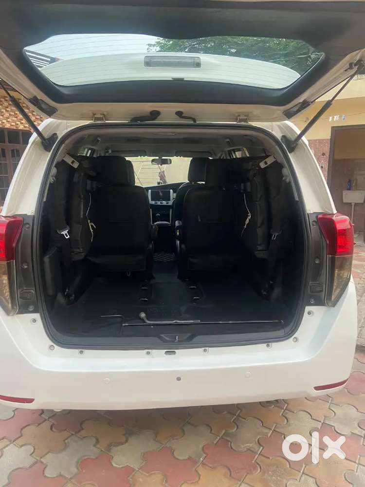 Toyota Innova Crysta 2017 Diesel Well Maintained