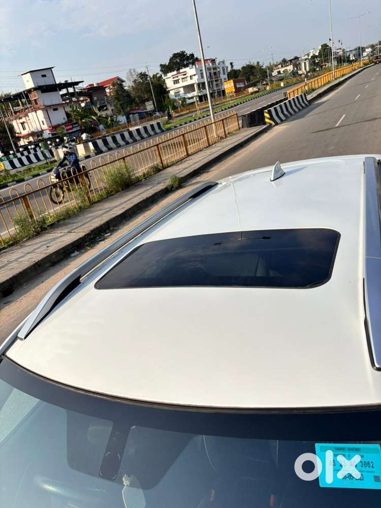 Maruti Suzuki Brezza 1.5 Zxi Smart Hybrid Dual Tone, 2023, Petrol