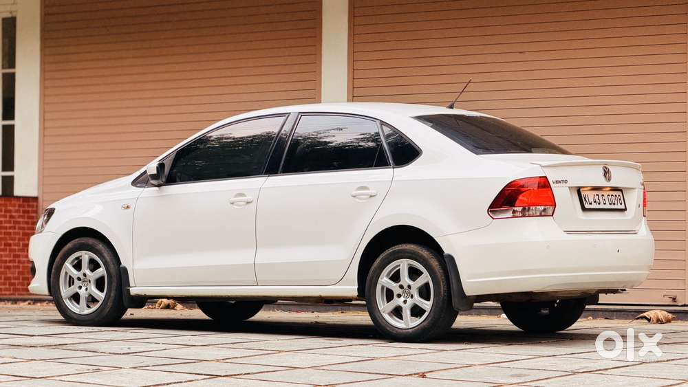 Volkswagen Vento 1.2 Tsi Highline Plus At, 2014, Petrol