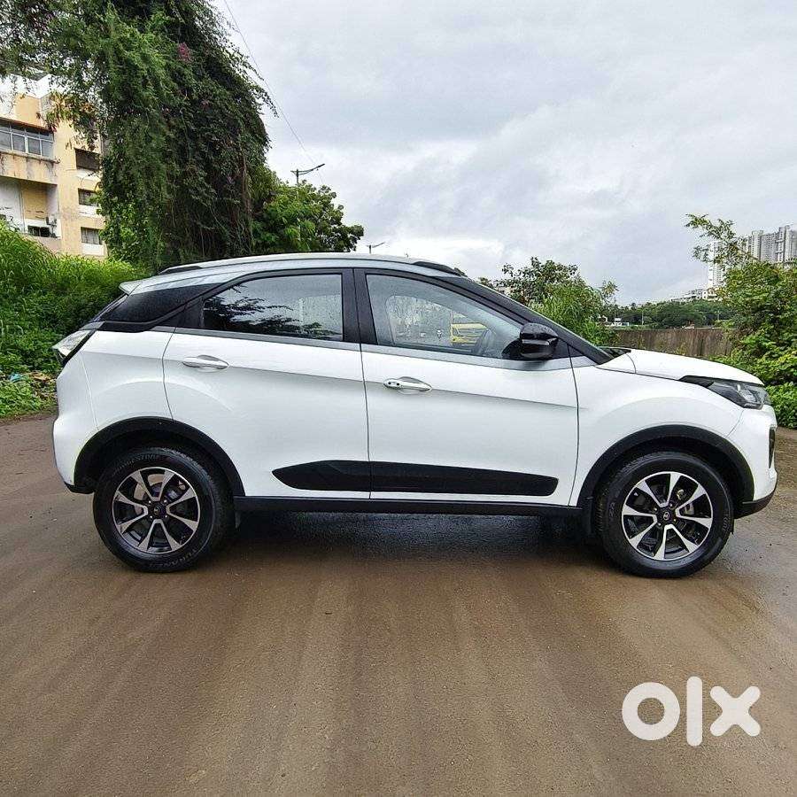 Tata Nexon 1.5 Revotorq Xza Plus Dual Tone Roof (o) Amt, 2021, Diese..