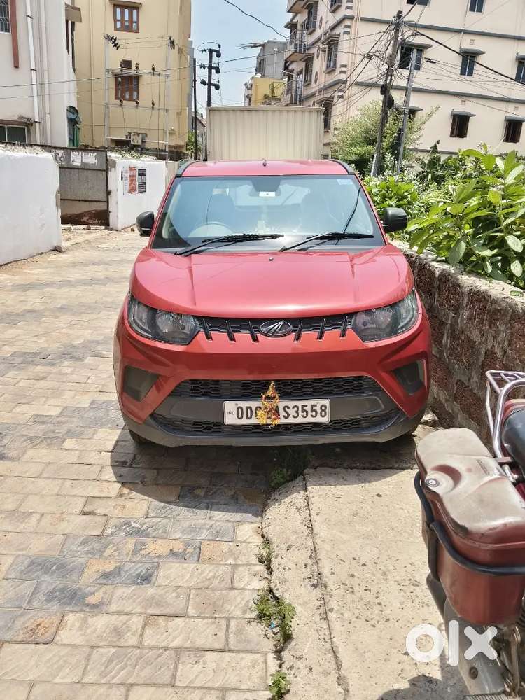 Well-maintained 2018 Mahindra Kuv100 K2 (red)