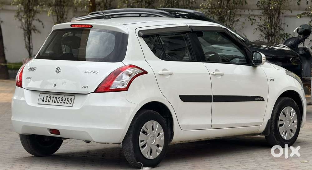 Maruti Suzuki Swift Vxi 1.2 Abs Bs-iv, 2017, Petrol
