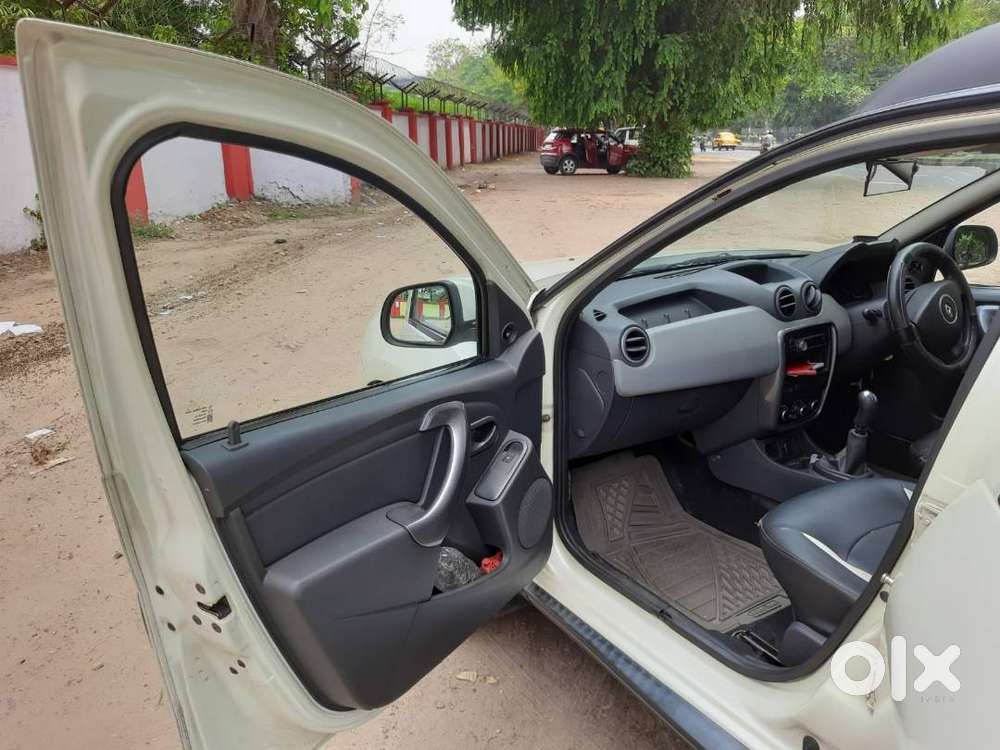 Personal Owner Driven 2013 Petrol Duster Tax Paid Till 2028 For Sell