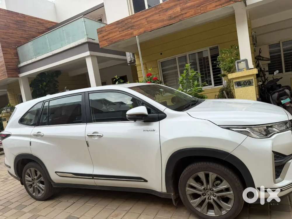 Toyota Innova Hycross 2024 Well Maintained Condition