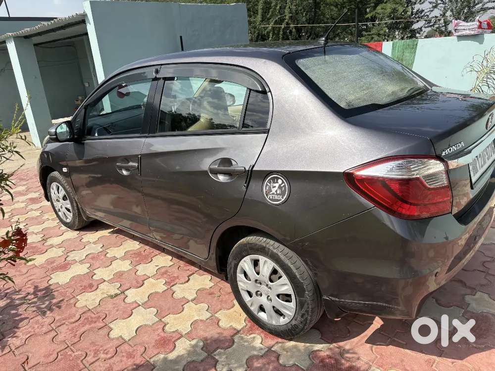 2018 Honda Amaze S ( Pride Edition)petrol Manual