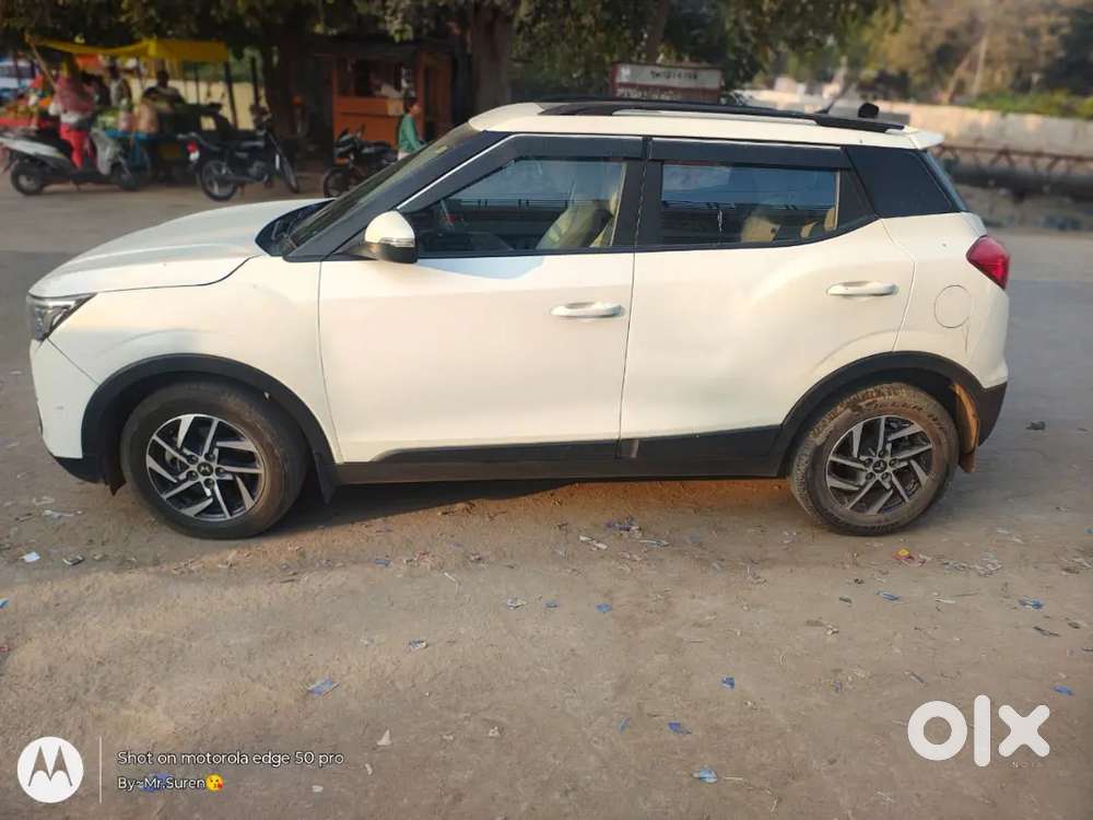 Mahindra Xuv 3oo With Sunroof Top Model In Good Condition
